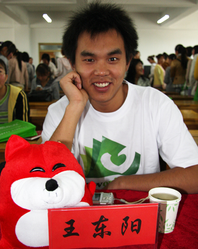 “烛光行动—2009新东方教师社会责任行”活动甘肃站培训教师：王东阳