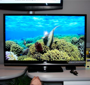 JVC推出首款3D全高清电视