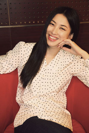 女主播朱珠内衣派对高清多图图片