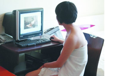 女大<em>学生</em>挑战<em>裸体</em>摄影 行业不规范-搜狐女人