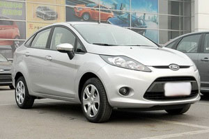 福特嘉年华三厢