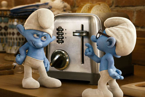 面包机旁的蓝精灵