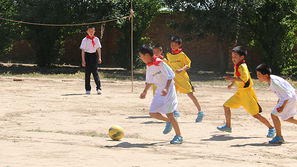 夏津县985个孩子实现足球梦