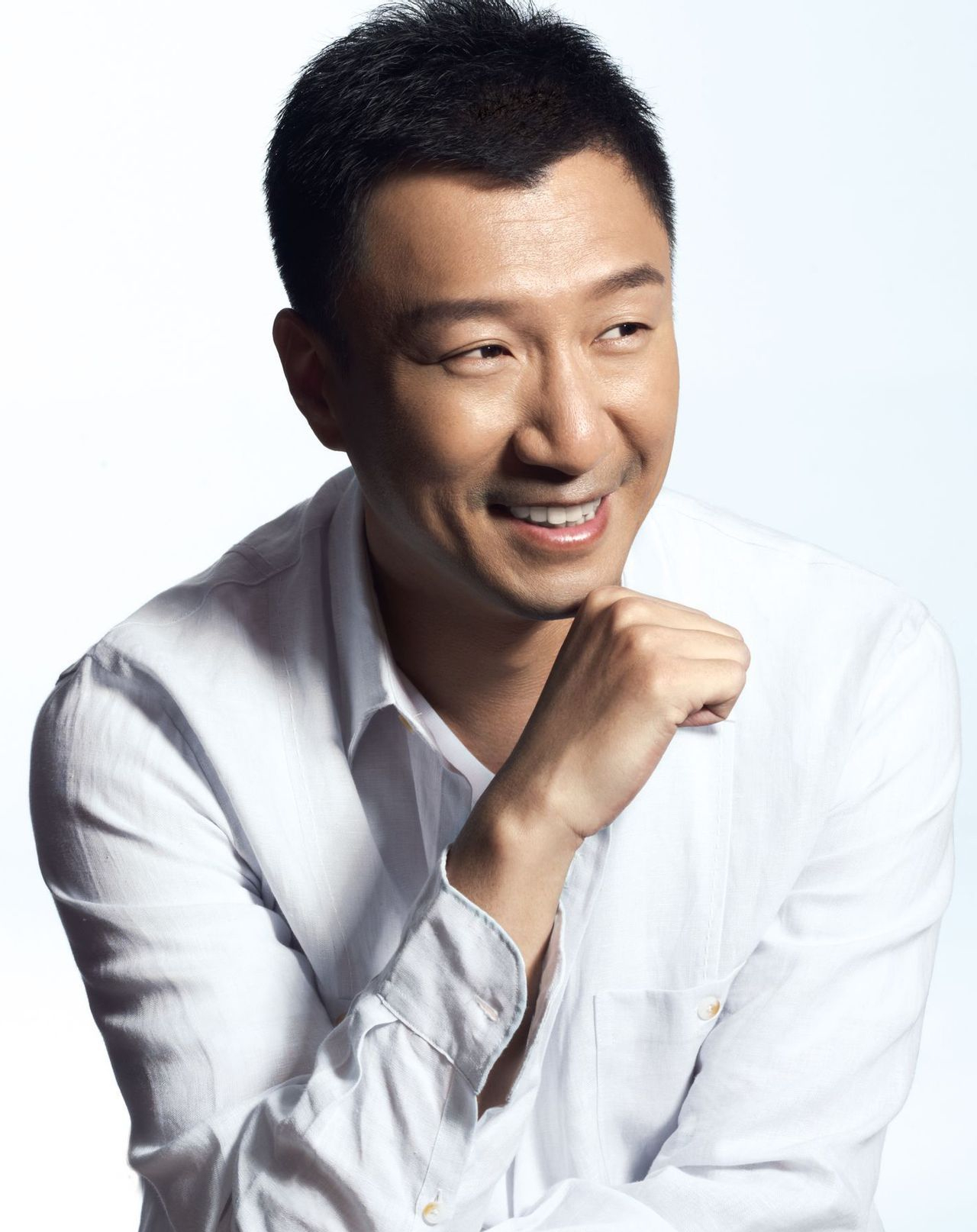  孙红雷被曝婚期将至  9月巴黎北京两地婚礼-搜