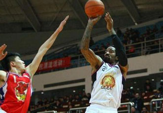 �������ۿ�12+6 ����71-62������������ʤ