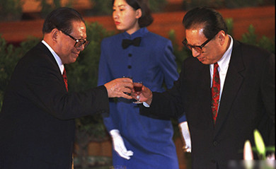 历史专题:乔石逝世