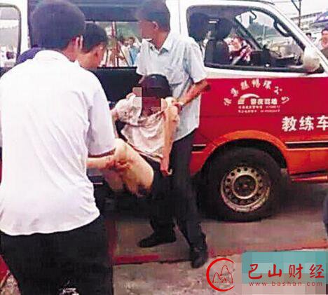 四川一驾校出事故 学员误将油门当刹车撞伤2人