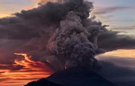 印尼巴厘岛阿贡火山喷发